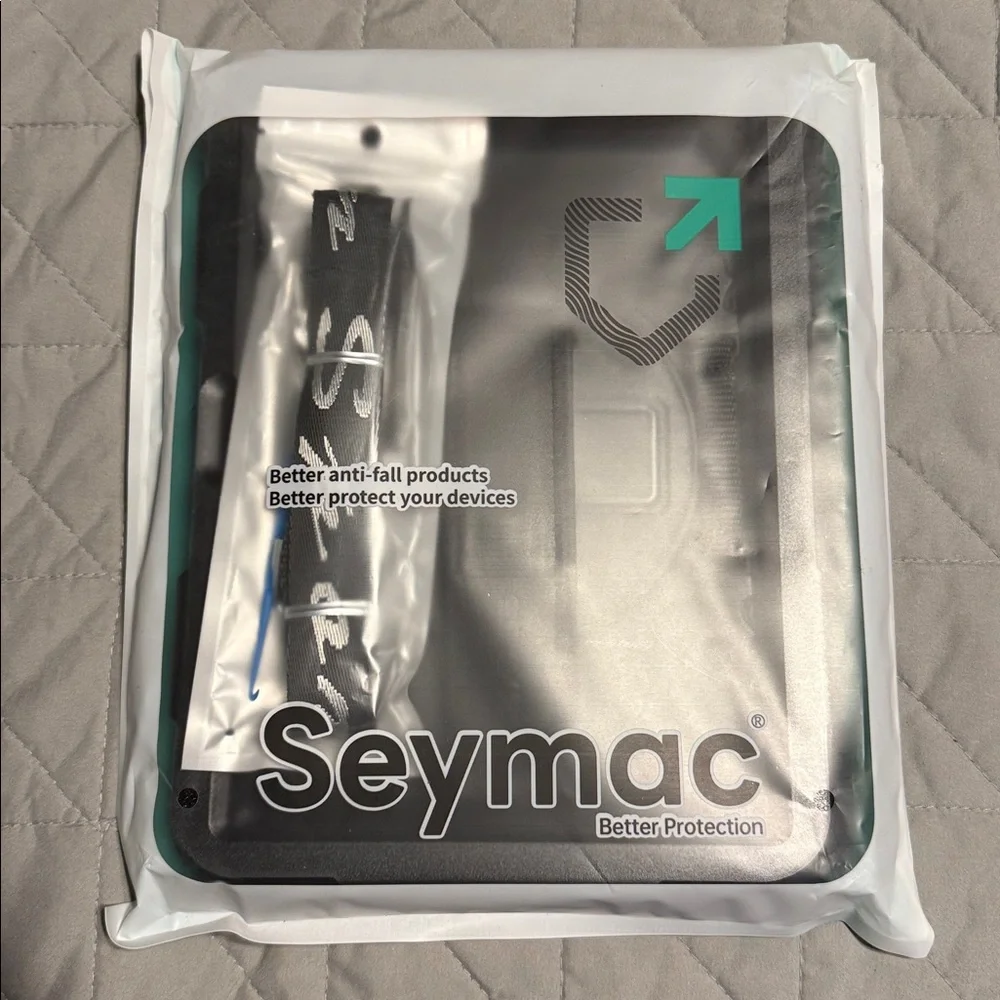 BRAND NEW SEYMAC iPad 10th Gen 10.9 Inch Case (2022) - Black - Silicone-S Series